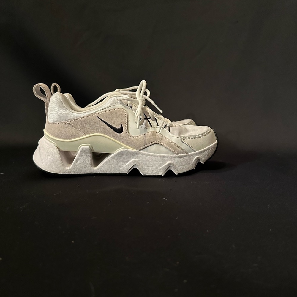 Nike shoes no box